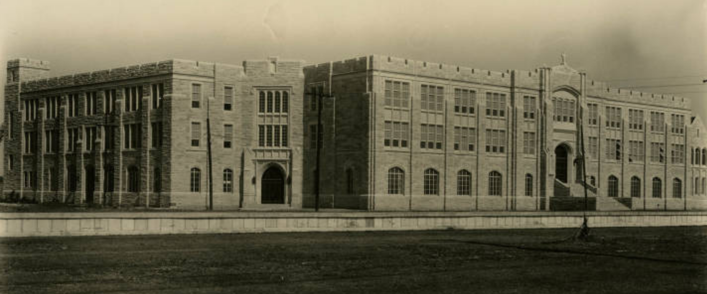 Black and white photograph of the New Xavier University Administration Building, 1932