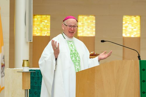 Bishop Brendan Cahill '94 preaching at 2026 IBCS Noon Mass (Irving Johnson III)